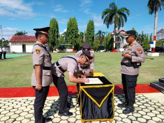 UPACARA SERAH TERIMA JABATAN, PELANTIKAN,PENYERAHAN JABATAN DAN PENGAMBILAN SUMPAH PEJABAT POLRI DI POLRES MINAHASA SELATAN