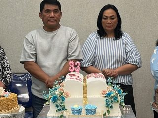 Heppy Wedding Anniversary ke-33 Tahun Kebersamaan Bapak Mayjen TNI (Purn) Yulius Selvanus, S.E dan Ny. Anik Yulius Selvanus